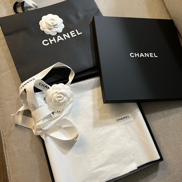 Chanel Black Gift Set with White Accents - Picture 2 of 5